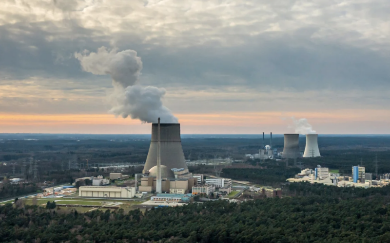 Німеччина відмовляється від ядерної енергетики, закриваючи останні три станції, — CNN