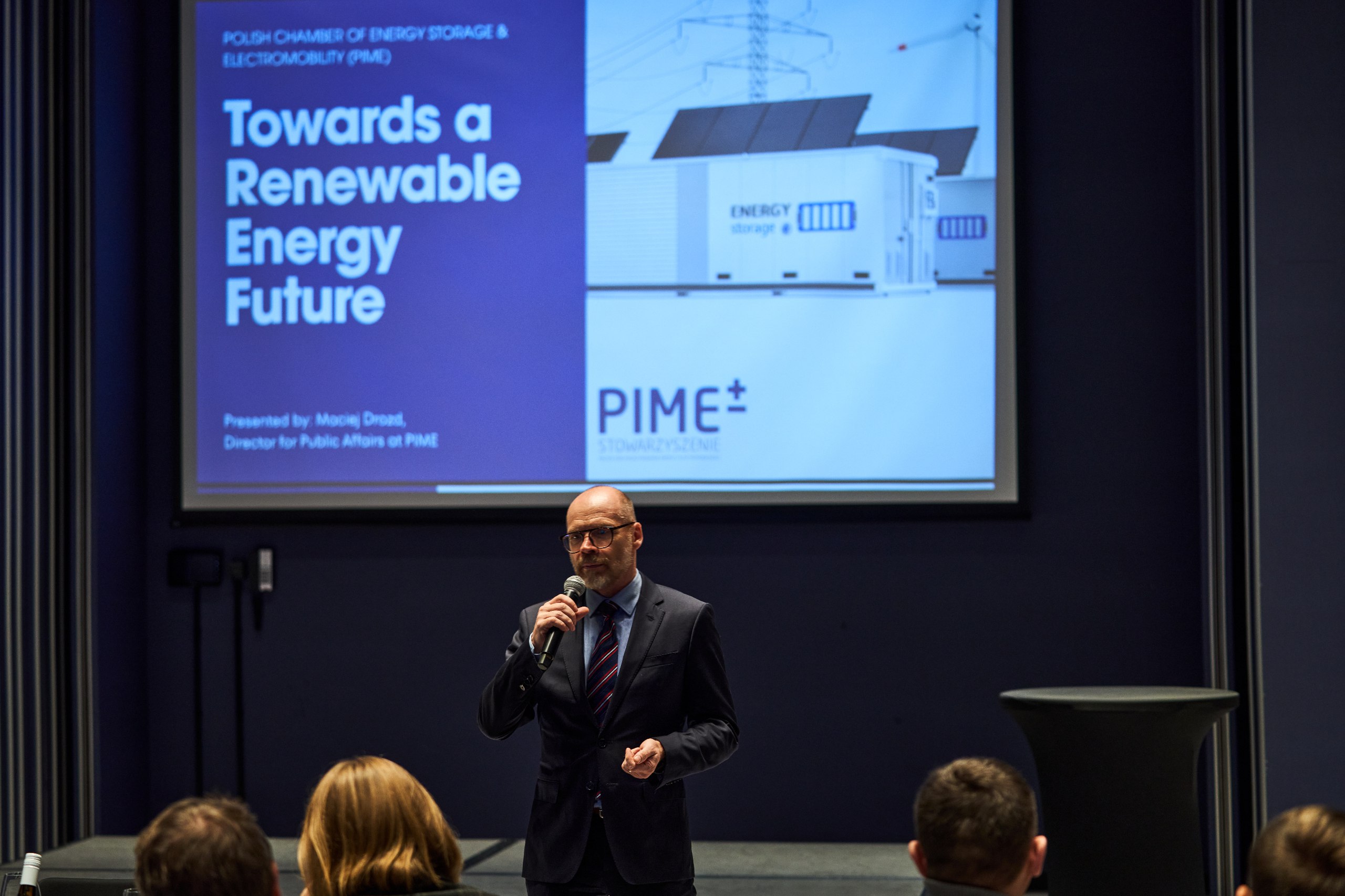 Презентації спікерів на зустрічі 100Green World у Варшаві: міжнародний діалог про відновлювану енергетику