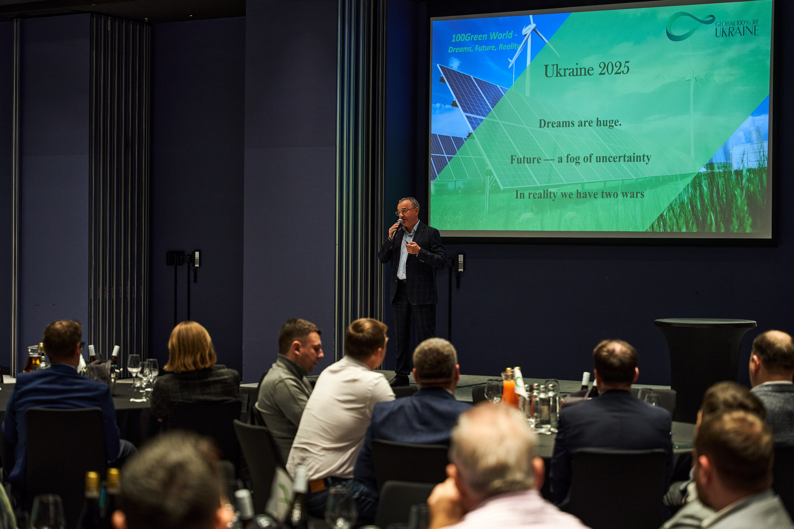 Олександр Домбровський на події 100Green World у Варшаві: міжнародний діалог про відновлювану енергетику