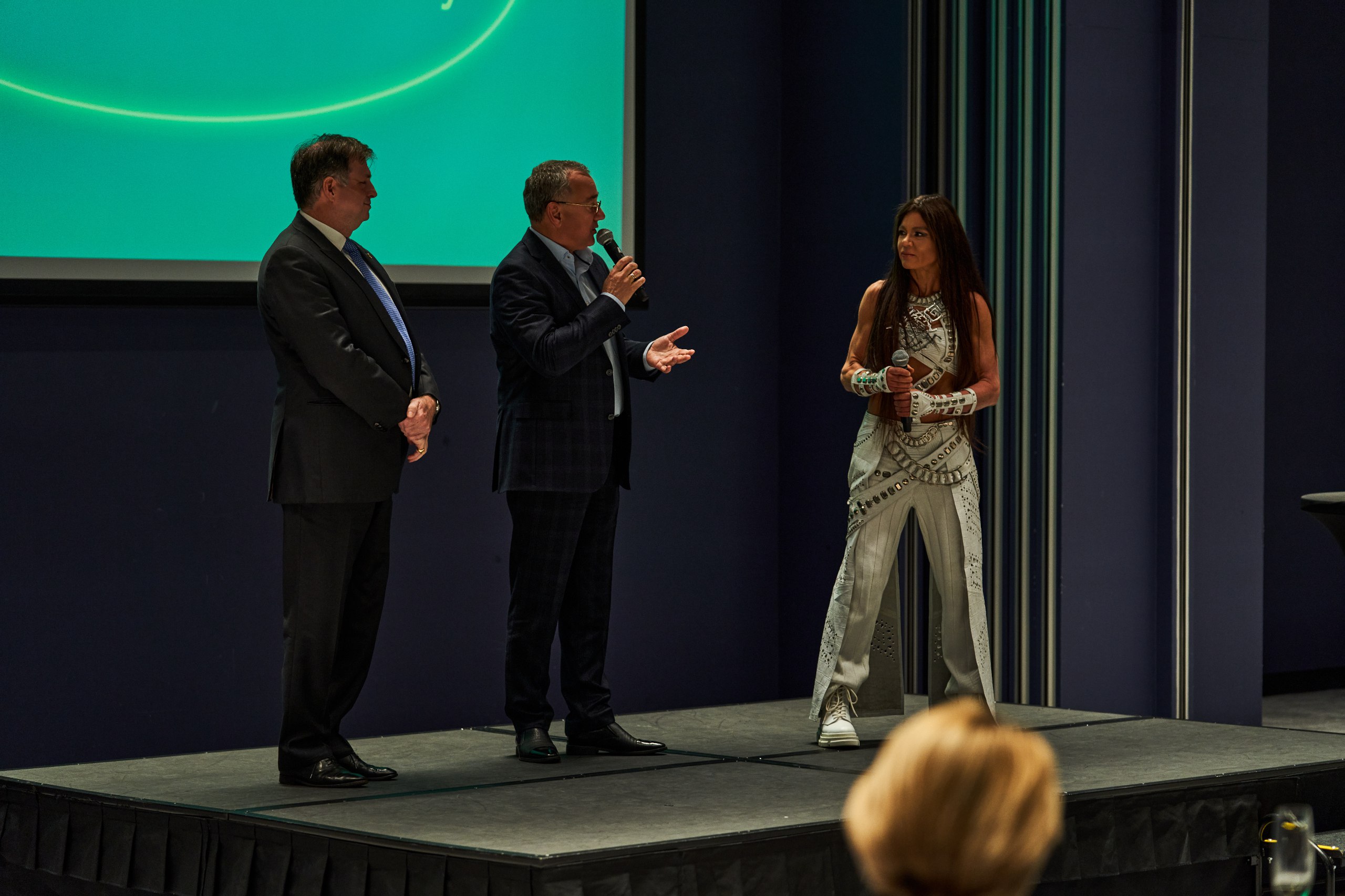 Олександр Домбровський та Руслана Лижичко на зустрічі 100Green World у Варшаві: міжнародний діалог про відновлювану енергетику