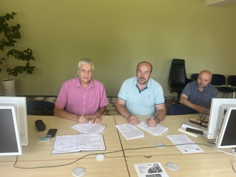 23 липня Голова правління Біоенергетичної асоціації України (UABIO) Георгій Гелетуха та директор Інституту біоенергетичних культур і цукрових буряків Національної академії аграрних наук (НААН) Олег Присяжнюк підписали Договір про науково-технічне співробітництво та організацію взаємовідносин.