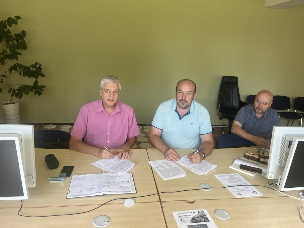 23 липня Голова правління Біоенергетичної асоціації України (UABIO) Георгій Гелетуха та директор Інституту біоенергетичних культур і цукрових буряків Національної академії аграрних наук (НААН) Олег Присяжнюк підписали Договір про науково-технічне співробітництво та організацію взаємовідносин.